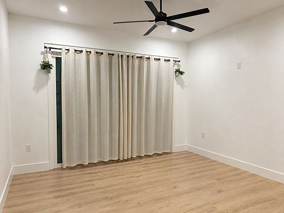 3rd image of 20731 Cashew St
