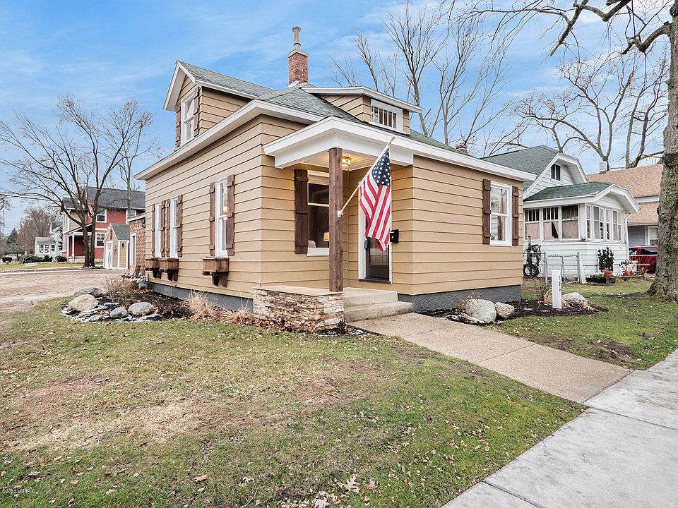 1st image of 106 W 19th St