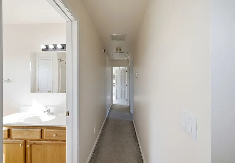 2010 Grammercy Ave — Photo 14