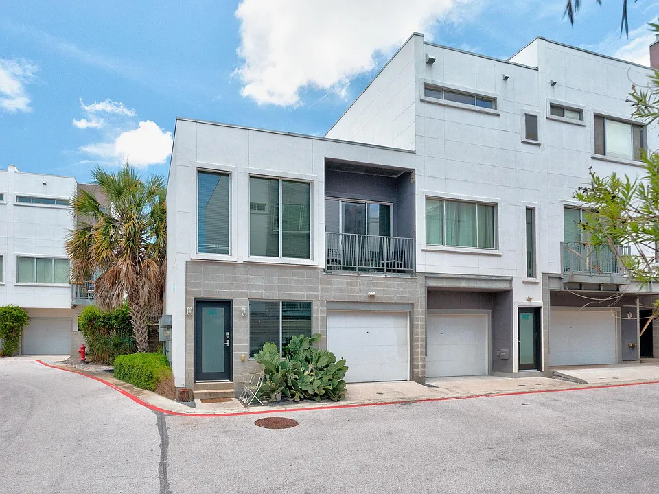 4801 S Congress Ave #H1