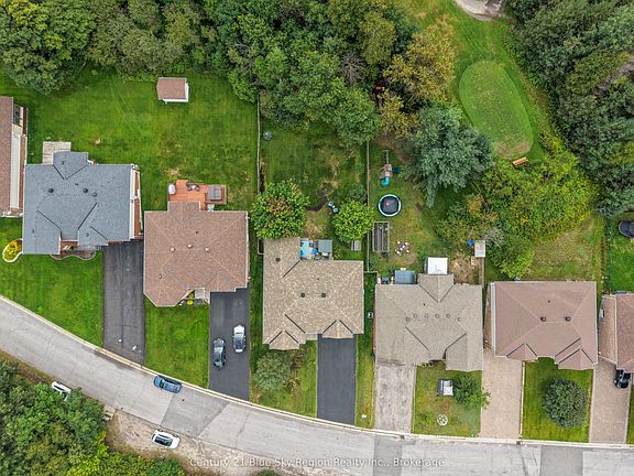3rd image of 48 Tupper Dr