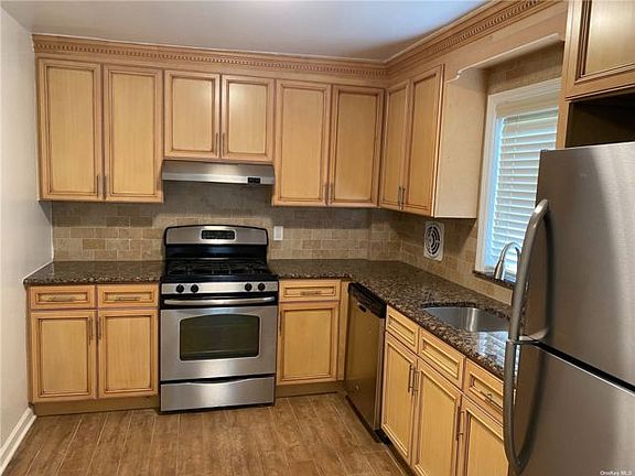 4th image of 452 Dawson Ln