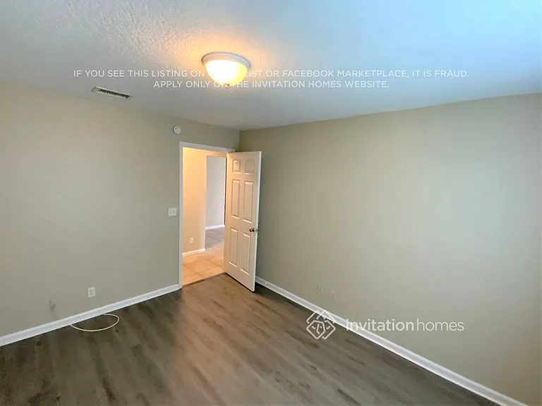 112 Granada St — Photo 12