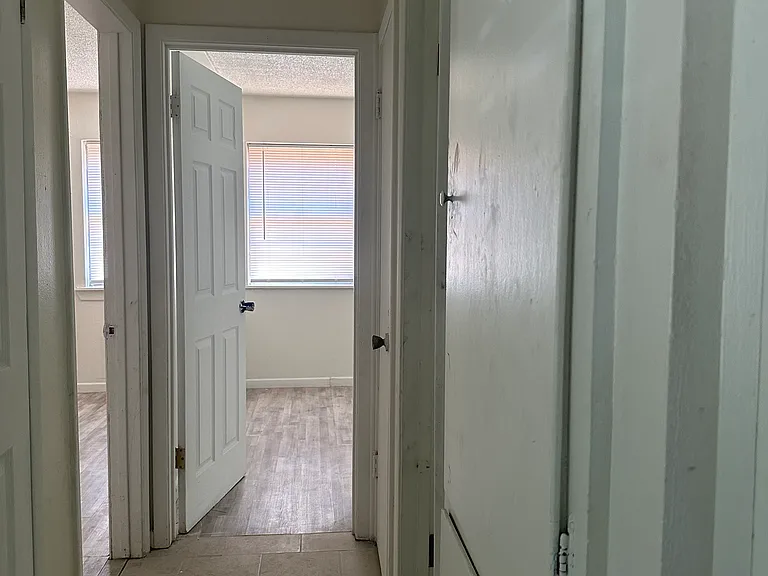2126 Glendale Dr — Photo 8