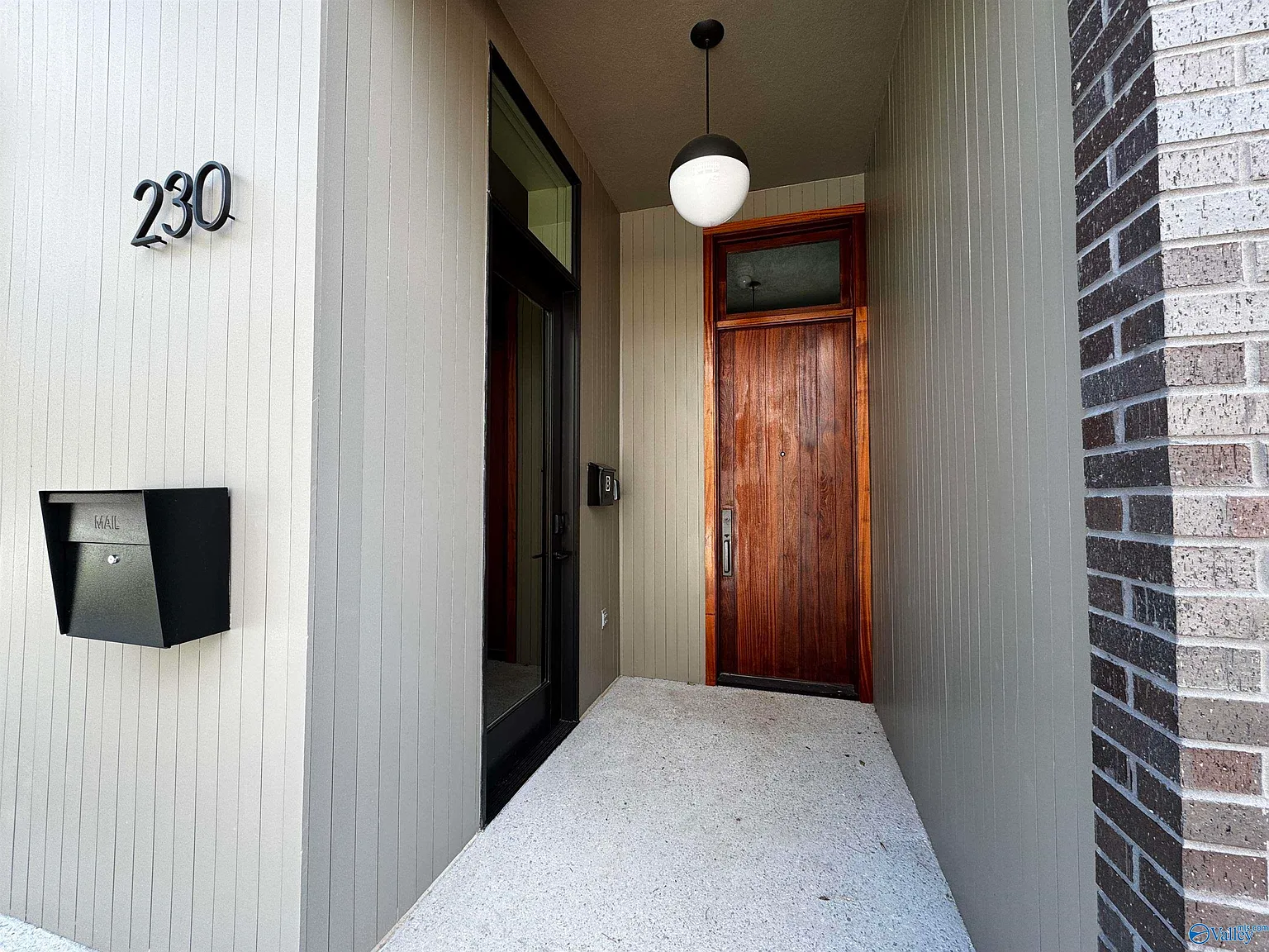 2 bed, 2.5 bath, 2900 sqft, $3,995 — Photo 3