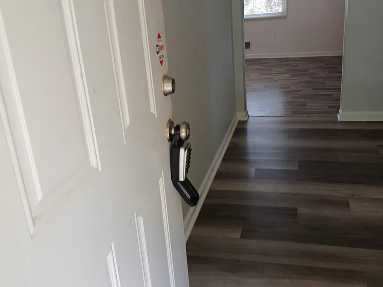 6090 King Arthur Dr — Photo 12