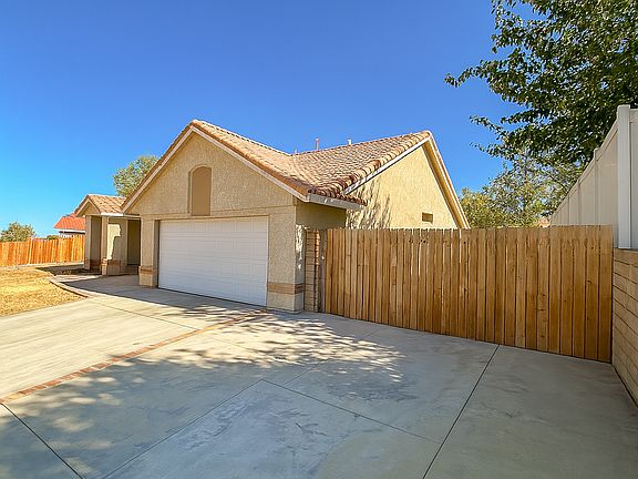 2nd image of 39518 Chalfont Ln