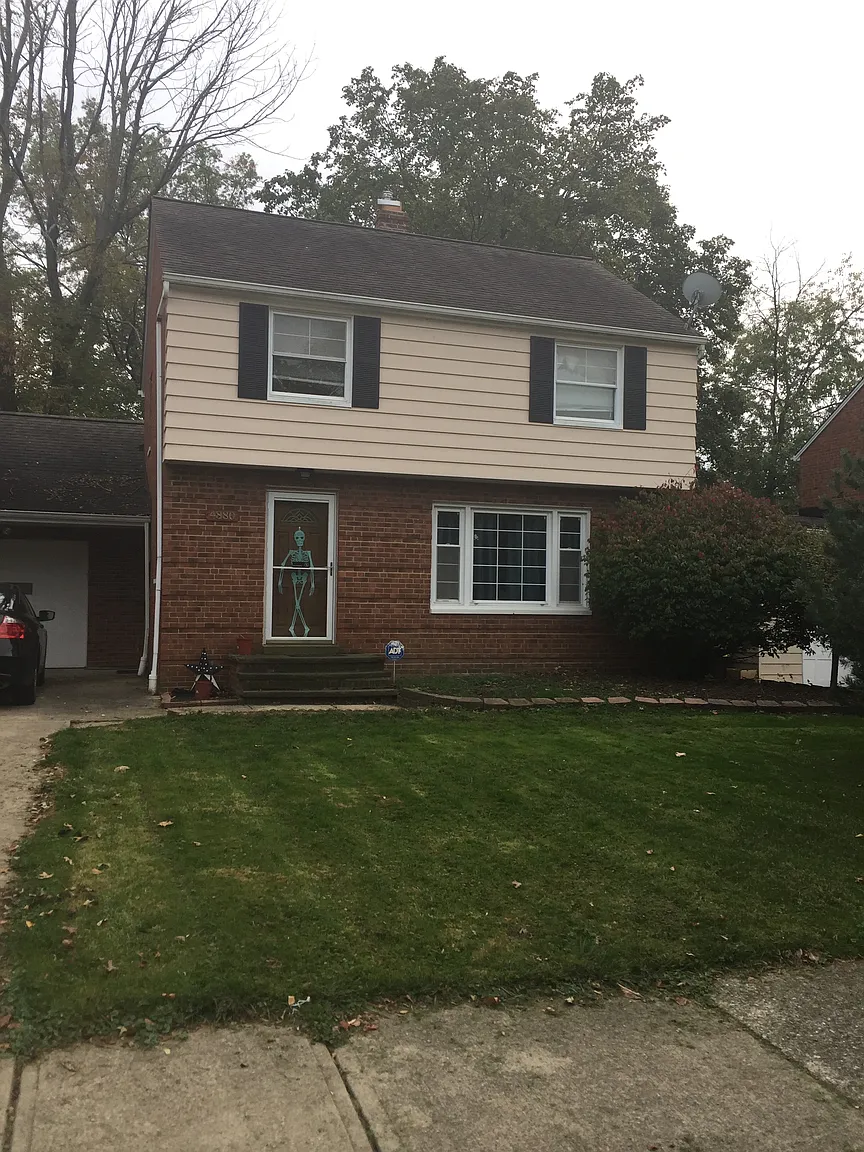 4880 Oakland Dr photo 1