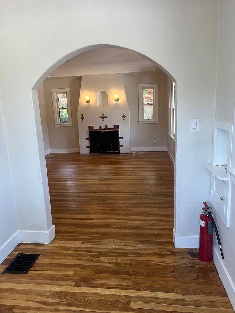 308 College Court — Photo 2