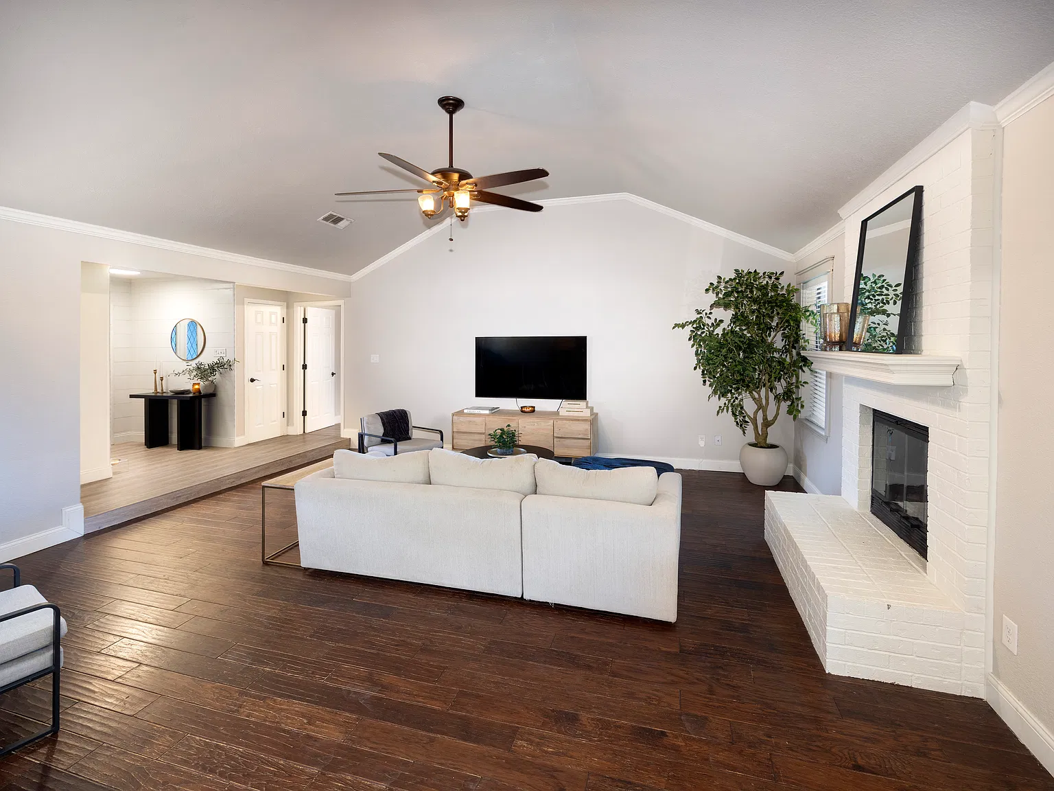 3 bed, 1677 sqft, $3,000 — Photo 3