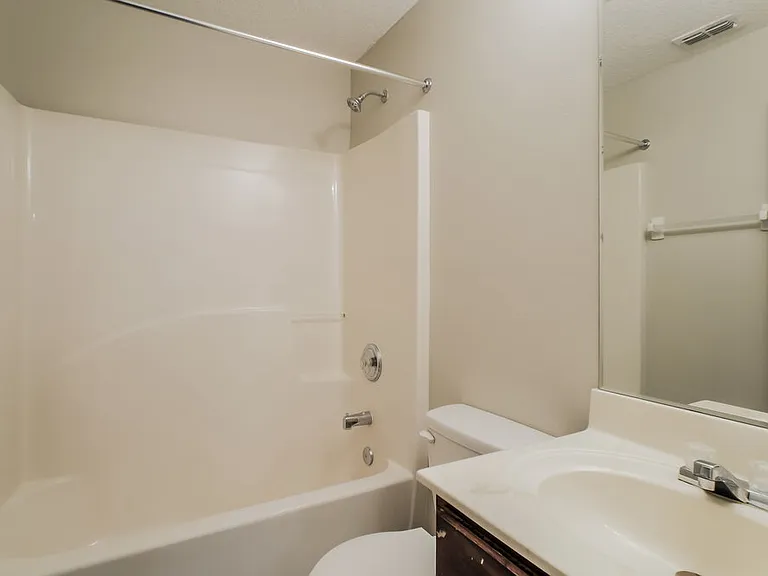1653 Austin Ln — Photo 15