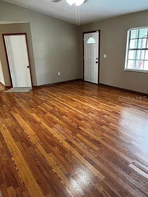 3 bed, 2.0 bath, 1389 sqft, $2,000 — Photo 4