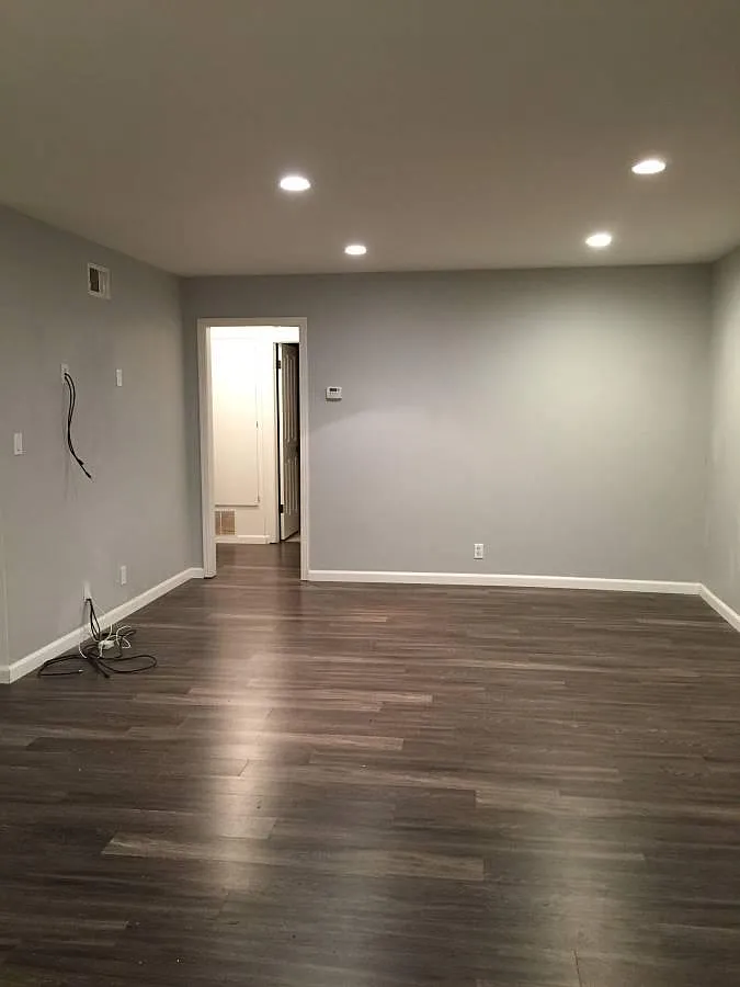 3 bed, 1207 sqft, $4,350 — Photo 2