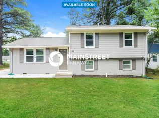 223 W Canterbury Dr, Jonesboro, GA 30238
