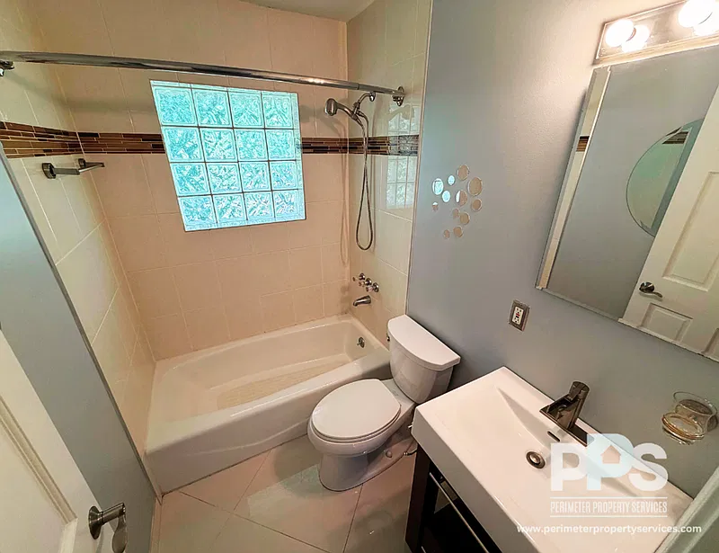 615 Boulevard SE — Photo 4