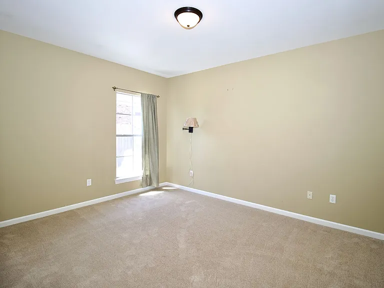 2166 Hillridge Ave — Photo 11