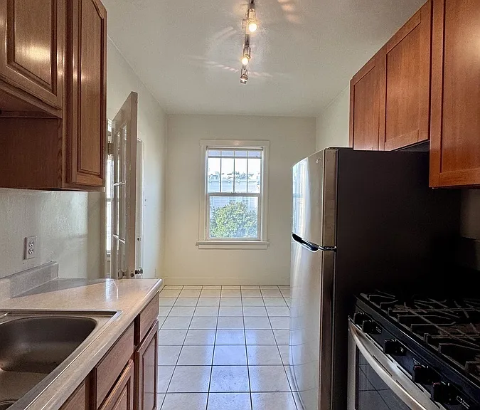 2841 Sacramento St #204 — Photo 5