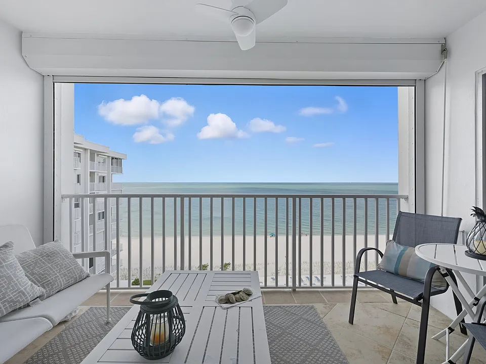3443 Gulf Shore Blvd N #711