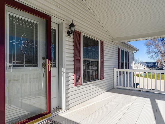 3rd image of 5664 Buttercup Ln