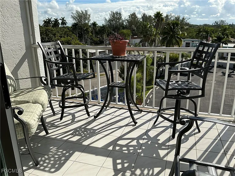 2885 Palm Beach Blvd #408 — Photo 4