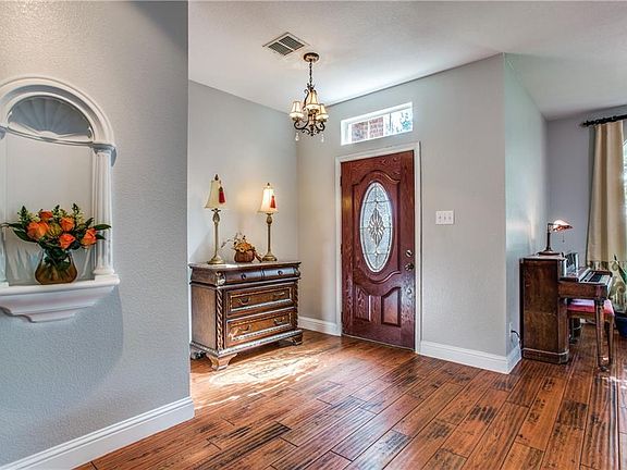 4th image of 1736 Cliffrose Ln