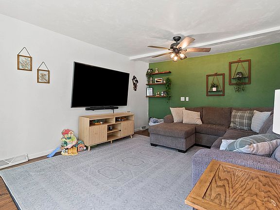 3rd image of 124 Irene St