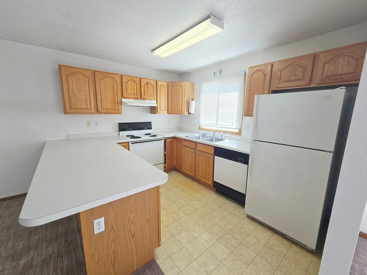 1909 Kyle Lane NW — Photo 3