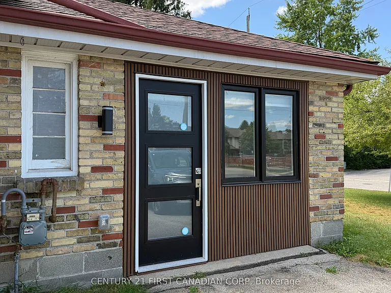 1473 Adelaide St N #2 — Photo 2