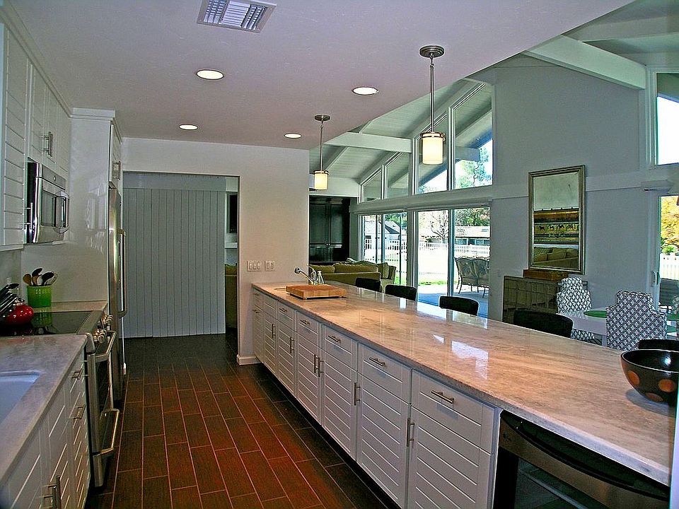 2nd image of 32618 Womsi Rd