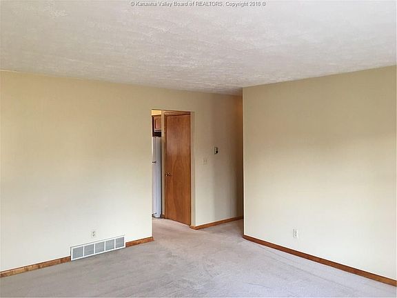 5th image of 2627 Hayslette Ave