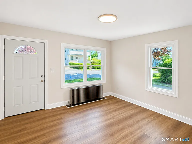 57 Pine St — Photo 5