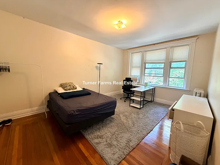 22 Euston St — Photo 8
