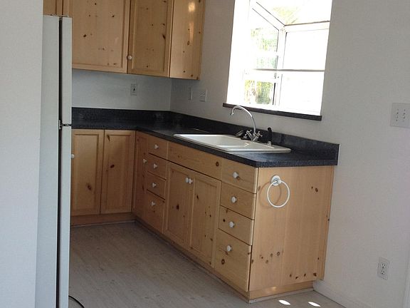 4th image of 419 Orilla Del Mar APT B