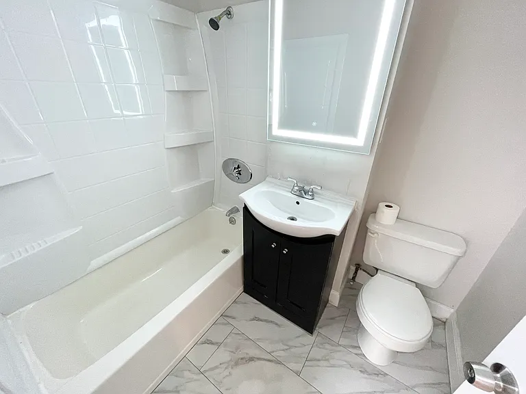 7 Warwick St #3L — Photo 12