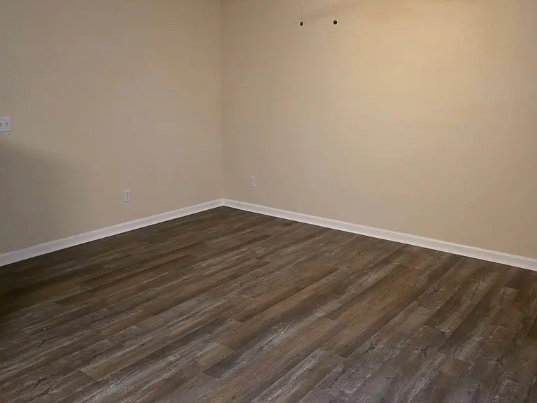 1701 Springfield Ave — Photo 3