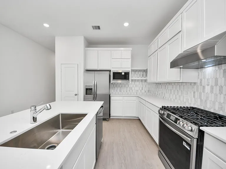 27443 Sunterra Village Dr — Photo 21
