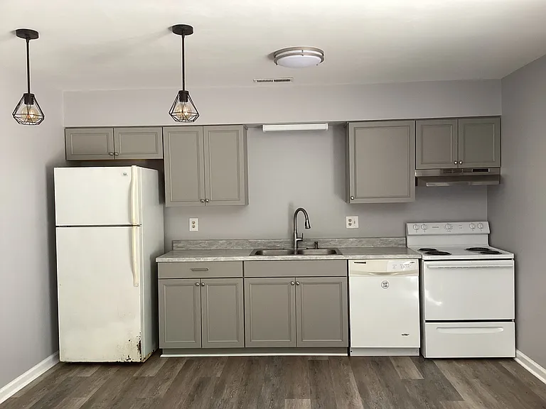 4451 Pennsylvania Ave NE #4451 — Photo 2