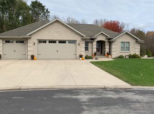 N3738 Rose Petal Ct, Freedom, WI 54913