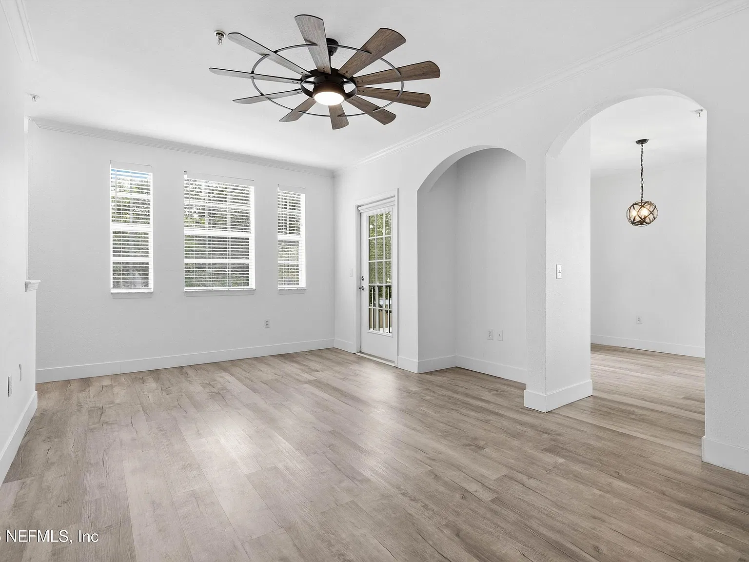 2 bed, 2.5 bath, 1209 sqft, $1,750 — Photo 2