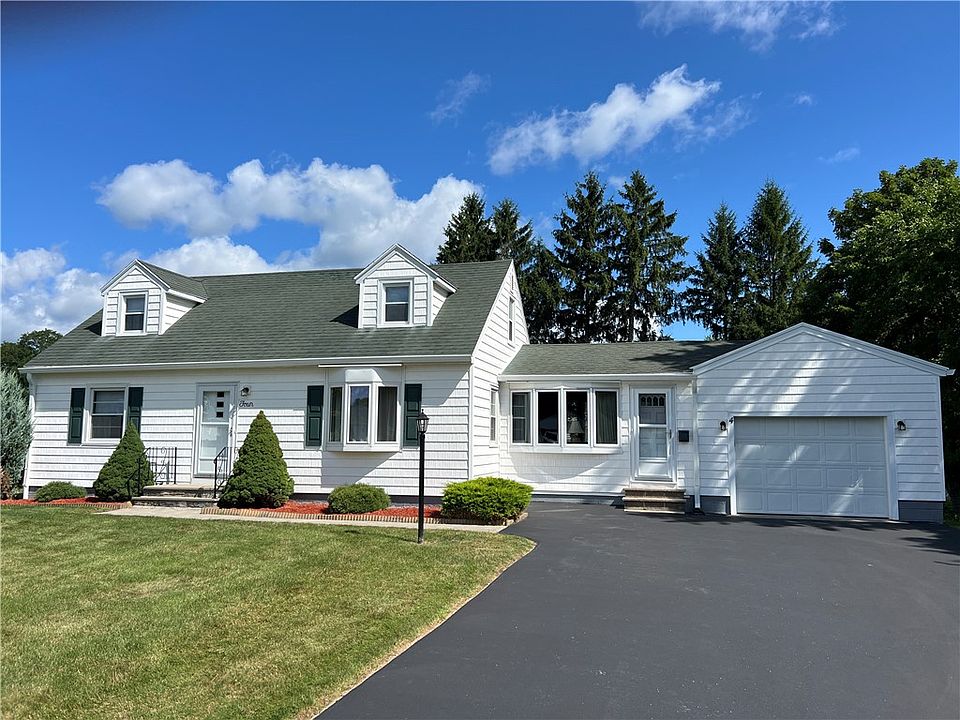 1st image of 4 Ronnie Ln