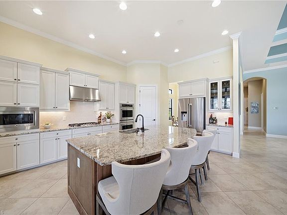 3rd image of 8816 Savona CT