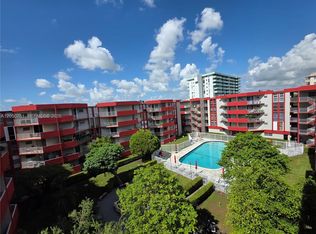 1750 W 46th St APT 520, Hialeah, FL 33012