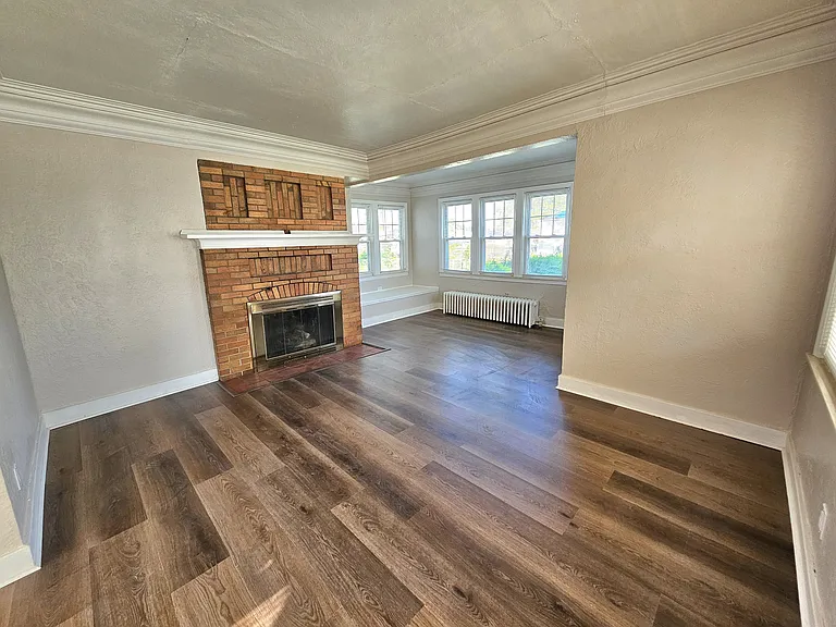 867 Farnham Ave — Photo 6