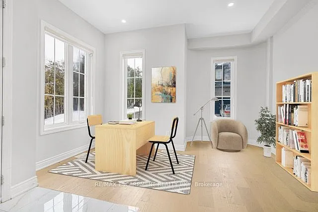 487 Aztec Dr #2 — Photo 3