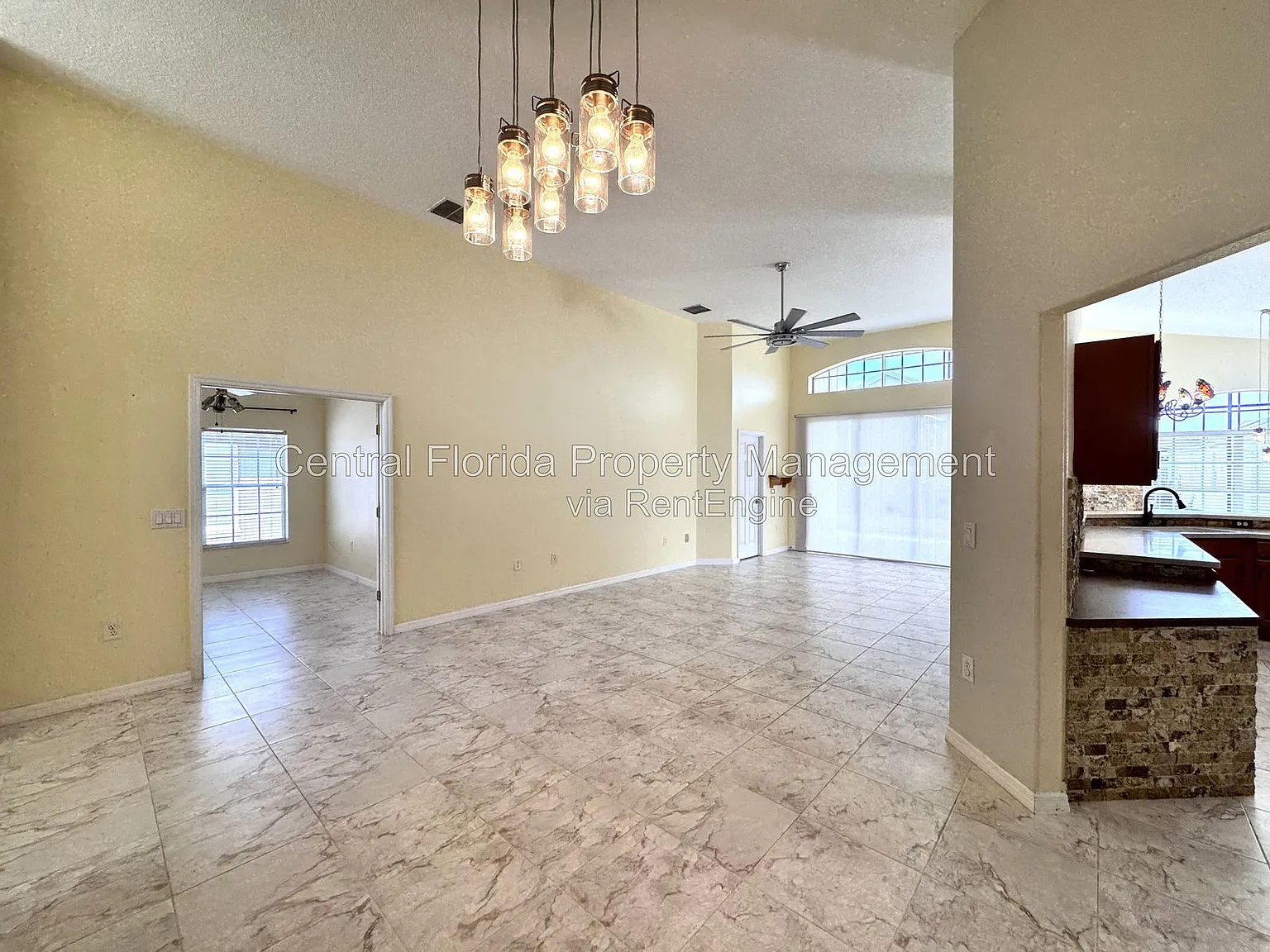 2 bed, 2.0 bath, 1774 sqft, $1,949 — Photo 4