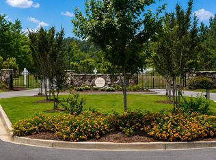 729 Eagles Harbor Dr, Hodges, SC 29653