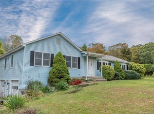 16 Wahconah Dr, Bozrah, CT 06334