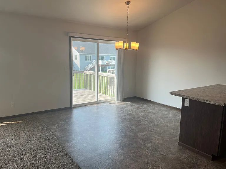 1217 S Beach Way — Photo 4