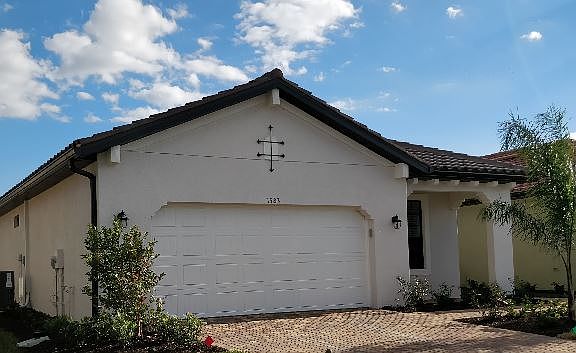 4th image of 1583 Santiago Cir