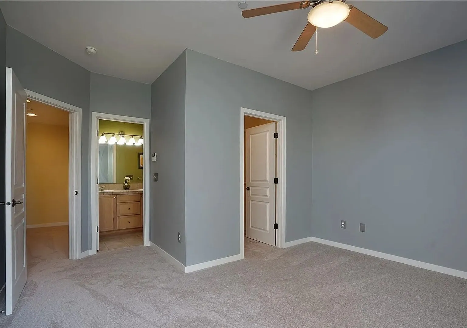 Modern Townhome in the Heart of Downtown Tacoma — Photo 4